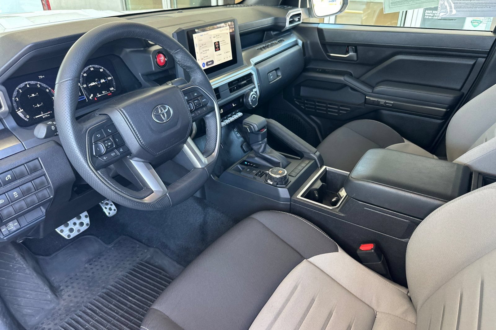 Used 2025 Toyota Tacoma TRD Sport AWD/4WD image 9