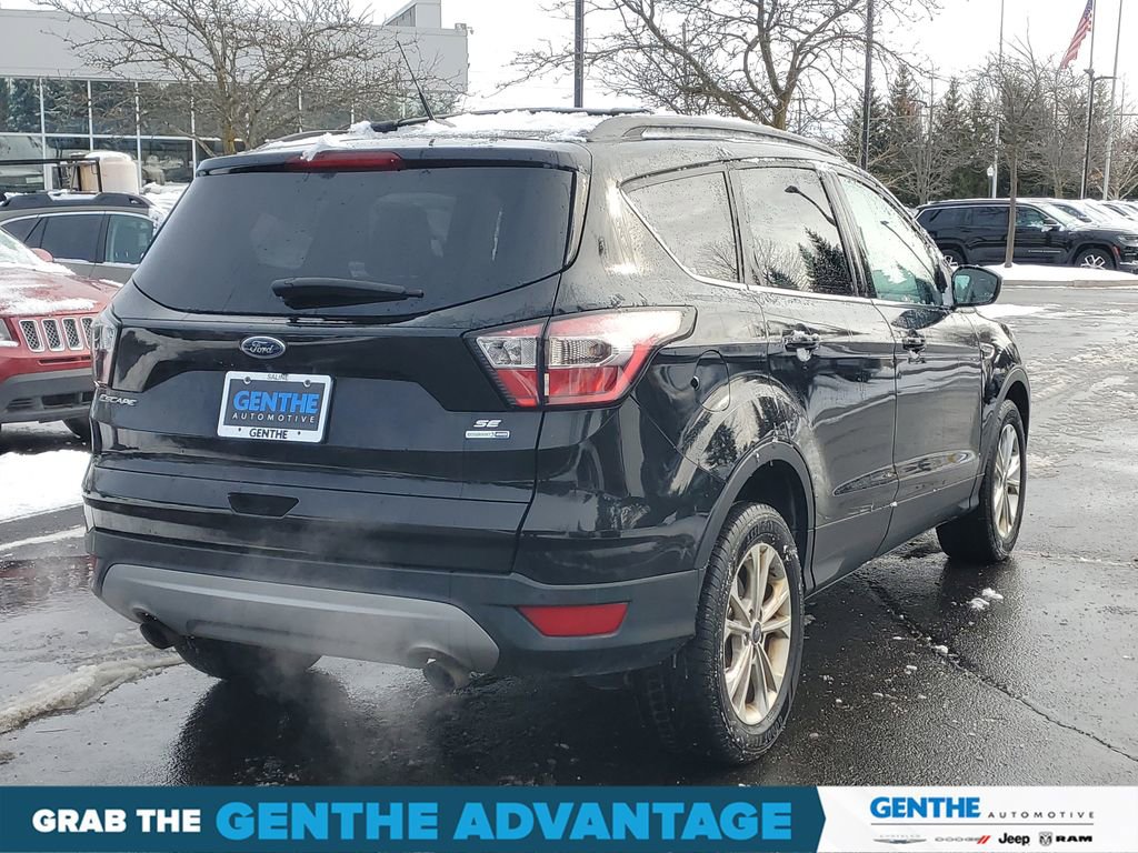 Used 2017 Ford Escape SE w/ Equipment Group 201A image 4