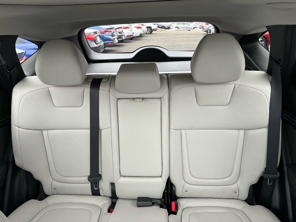 Used 2023 Hyundai Tucson Limited w/ Cargo Package image 16