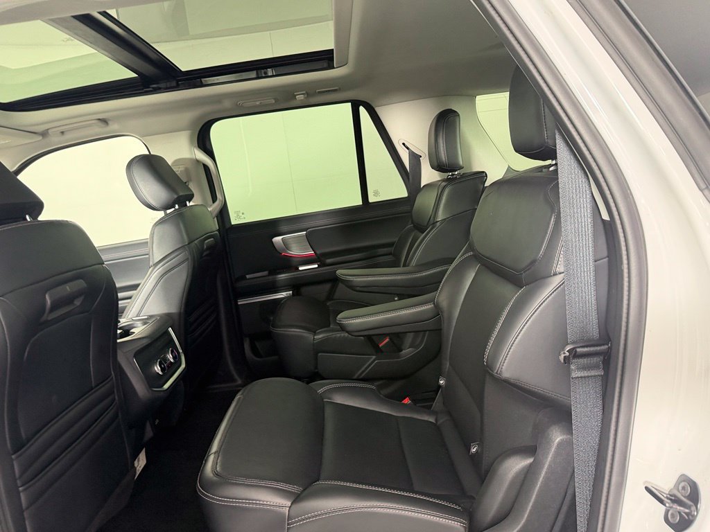 Used 2025 Ford Expedition Max Platinum AWD/4WD image 19