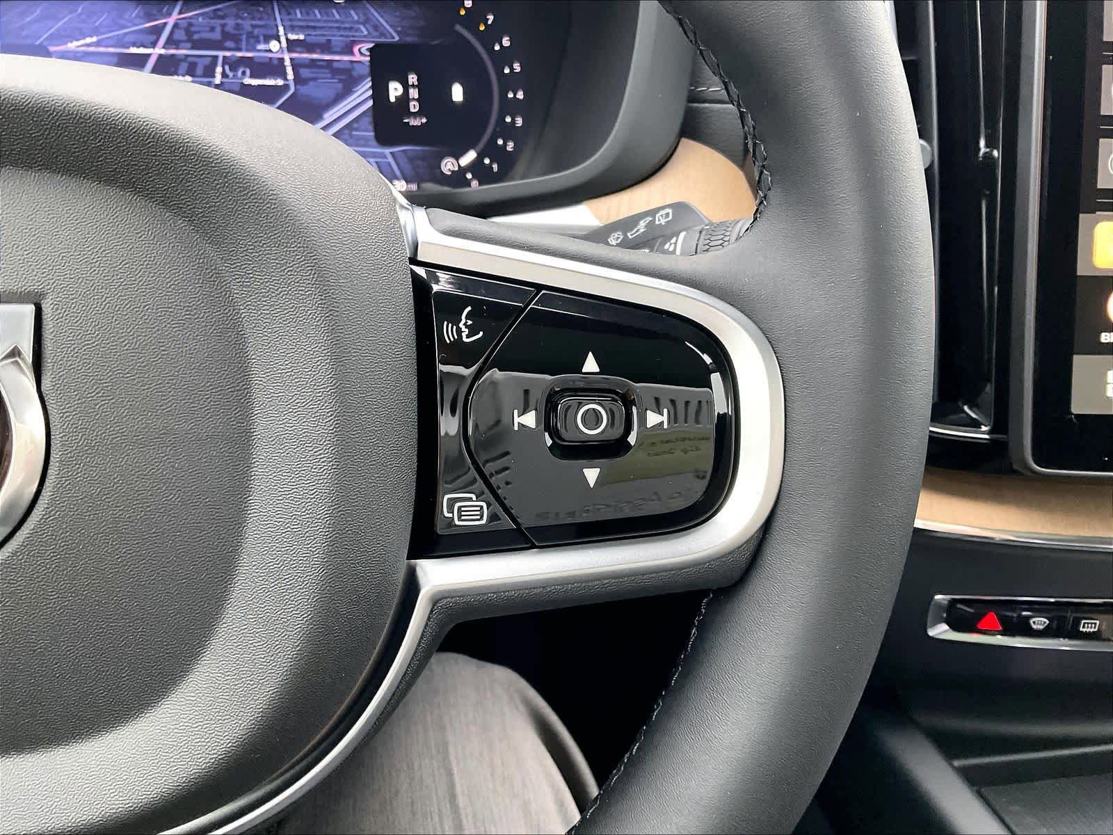 New 2026 Volvo XC60 B5 Ultra w/ Climate Package AWD/4WD image 18