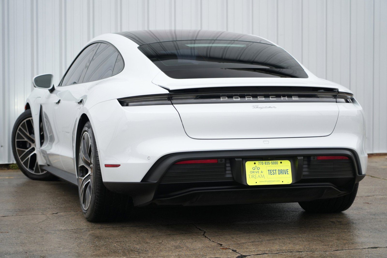 Used 2023 Porsche Taycan image 6