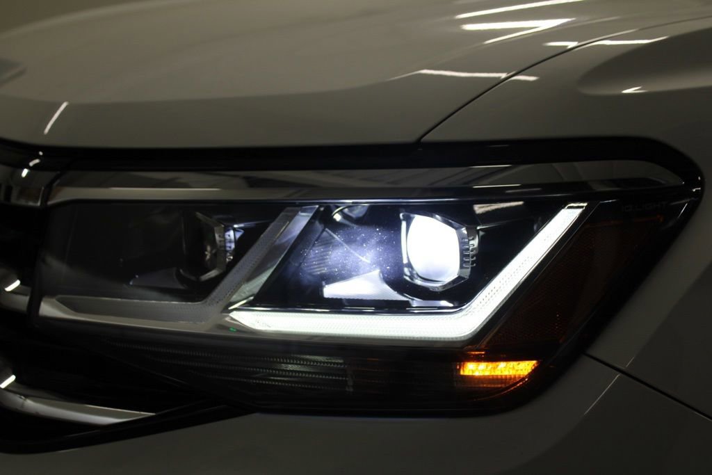 Used 2021 Volkswagen Atlas Cross Sport SE FWD image 11