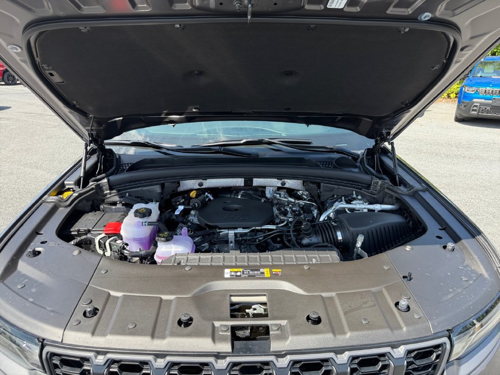 New 2026 Jeep Grand Cherokee Altitude AWD/4WD image 17