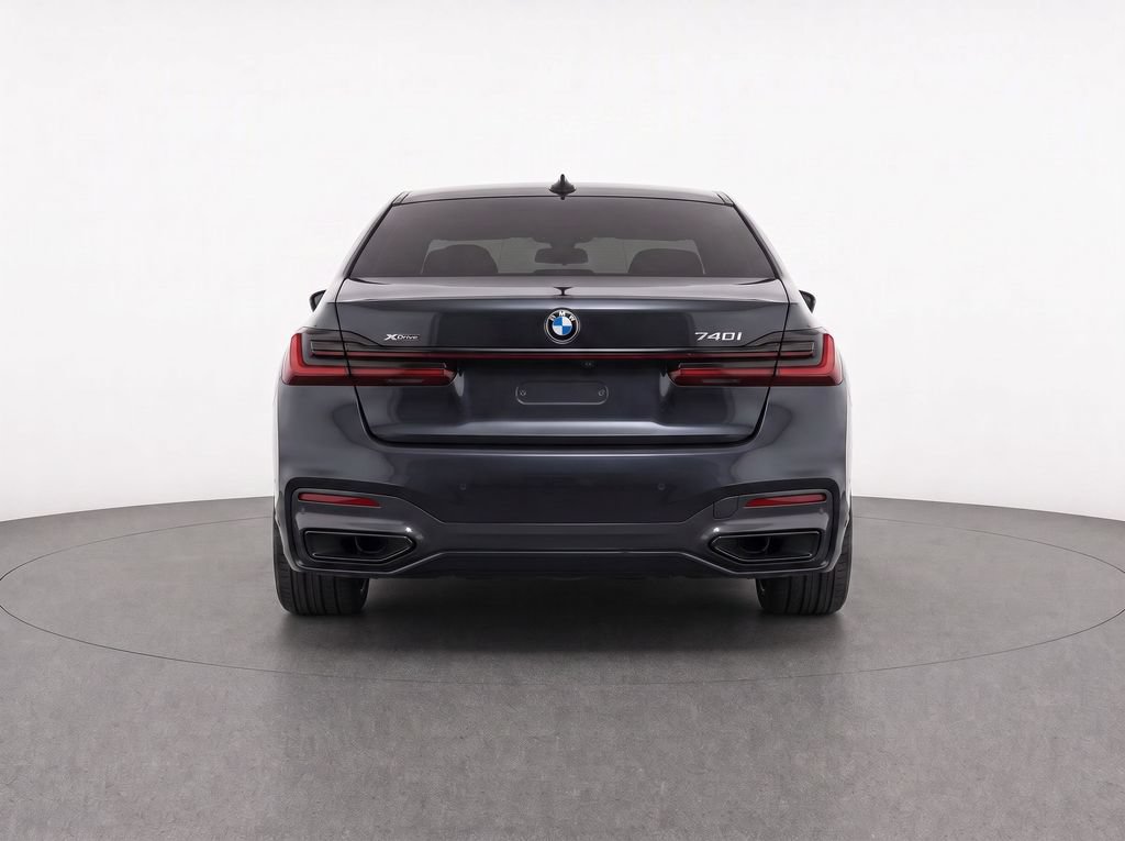Used 2022 BMW 740i xDrive w/ M Sport Package AWD/4WD image 33