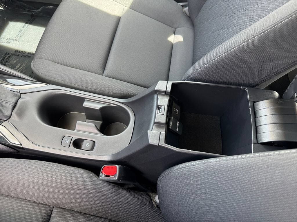 Certified 2025 Toyota Corolla LE FWD image 28