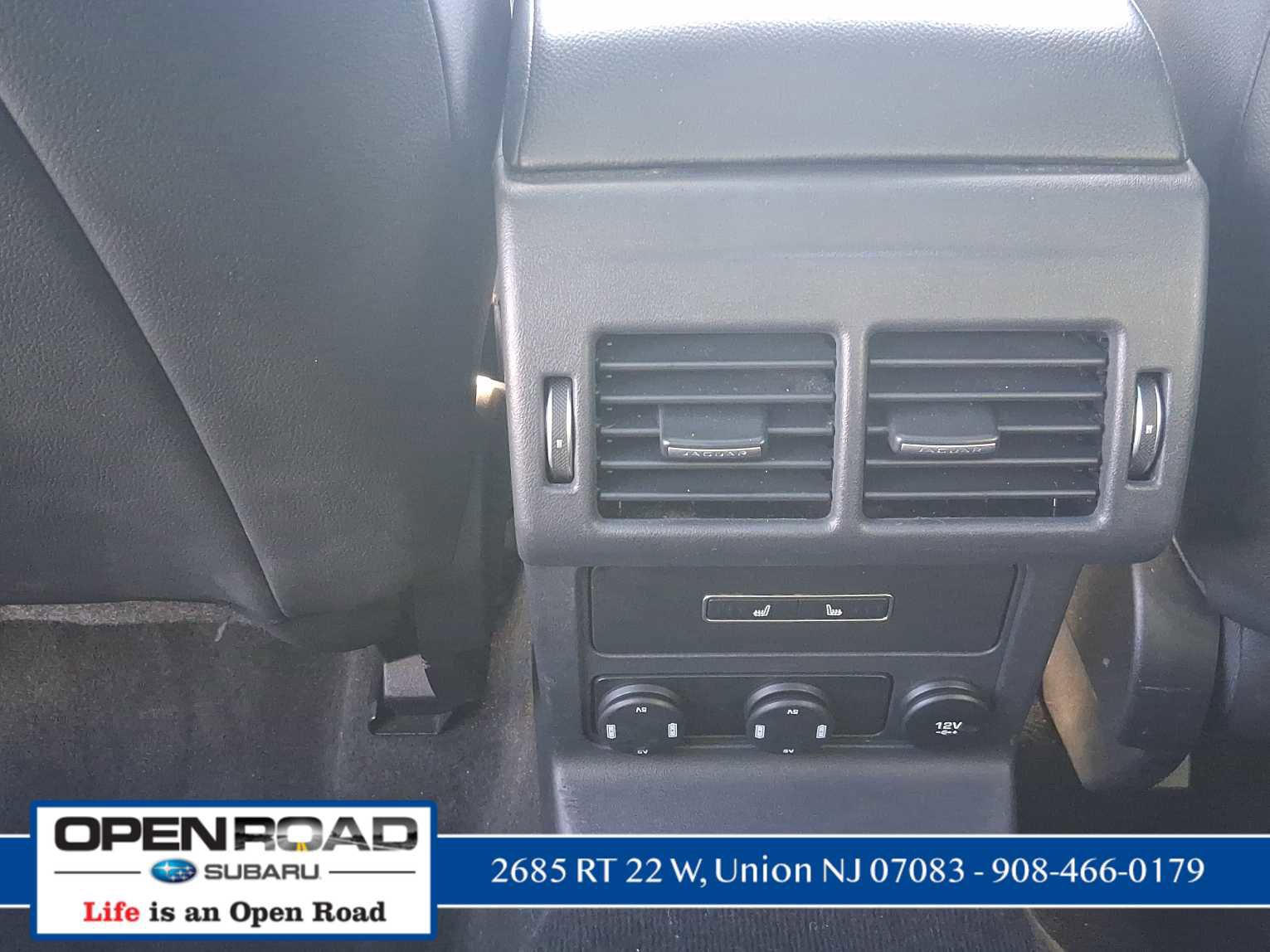 Used 2020 Jaguar F-PACE Premium image 11