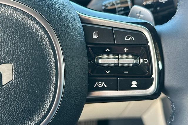 New 2026 Kia Carnival EX FWD image 30