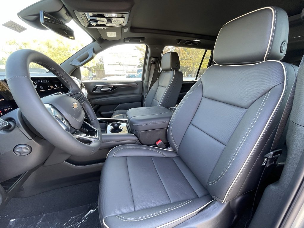 New 2026 Chevrolet Suburban Premier w/ Sun And Tow Package image 24