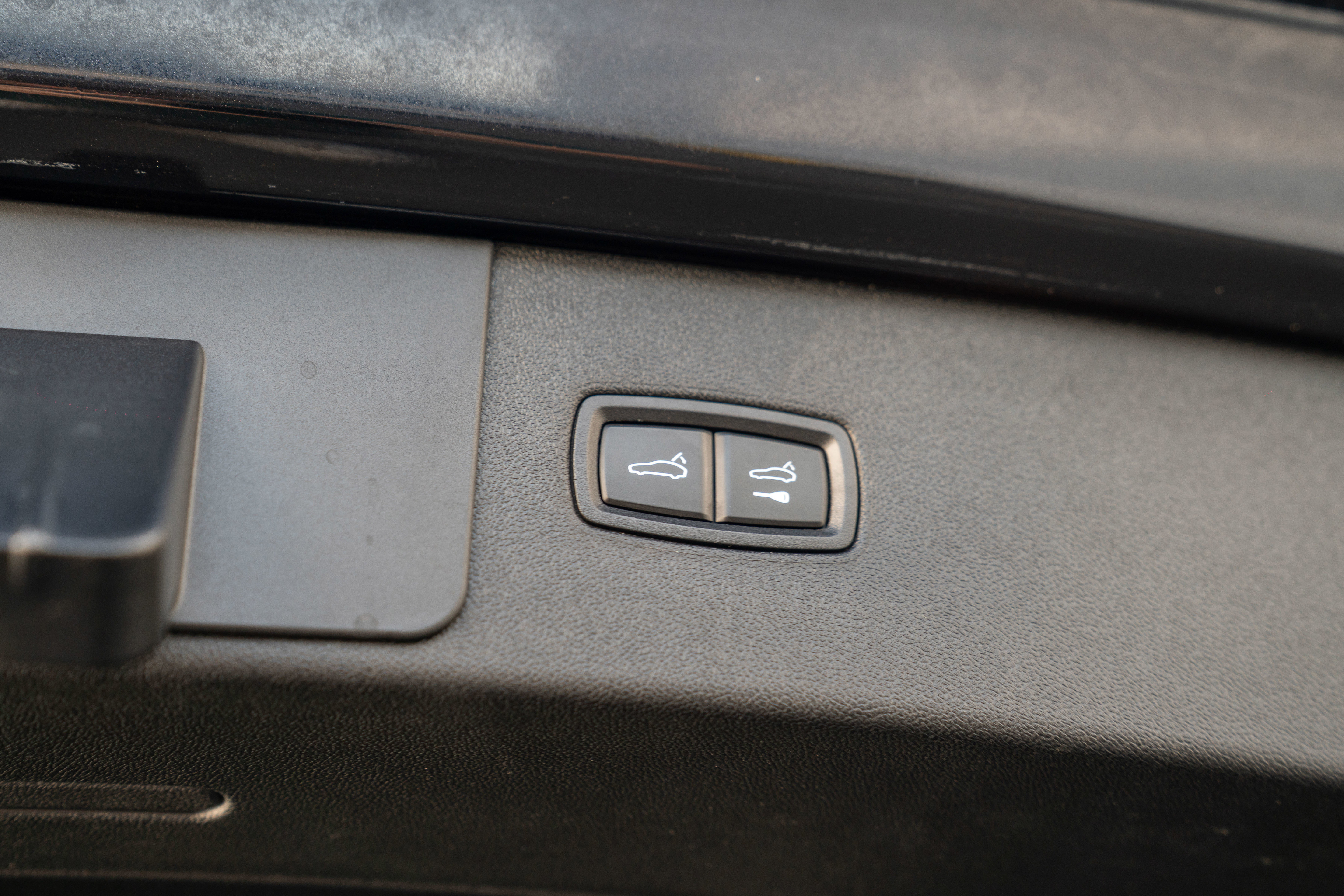 Used 2022 Porsche Cayenne AWD/4WD image 36