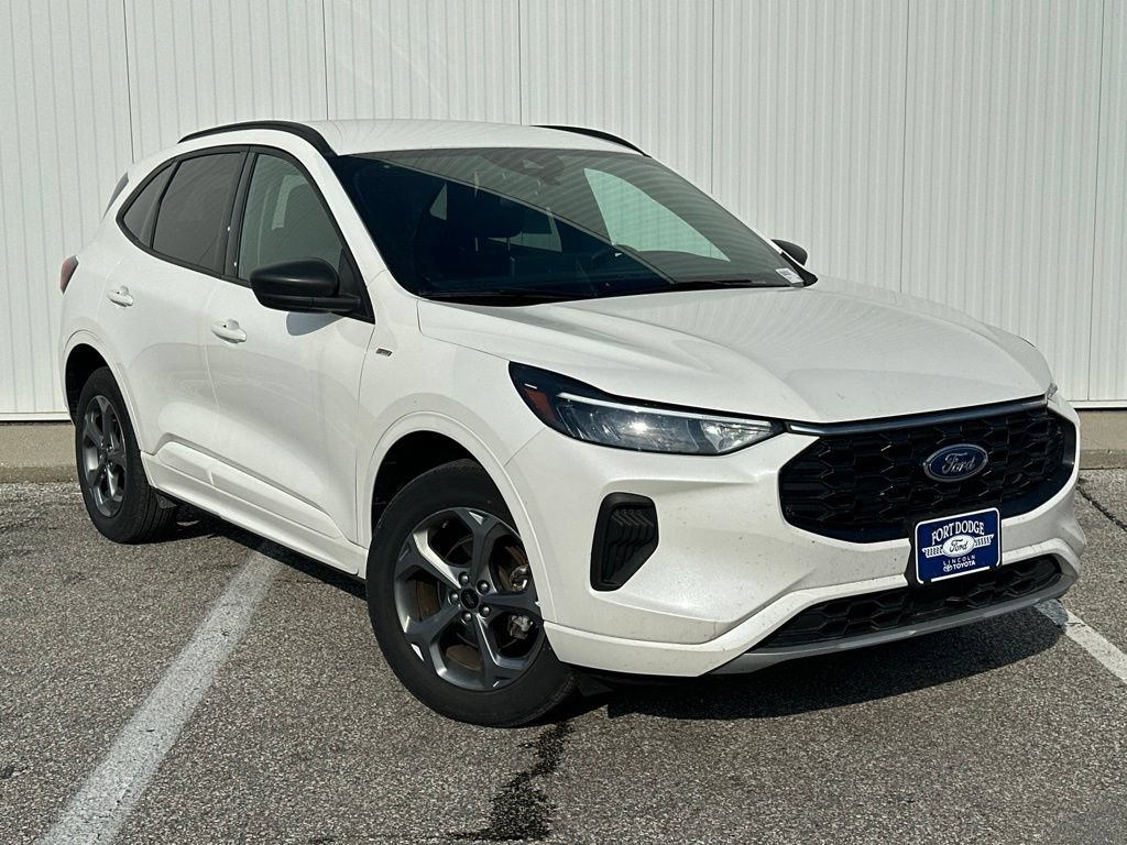Used 2024 Ford Escape ST-Line w/ Tech Pack #1 AWD/4WD image 10
