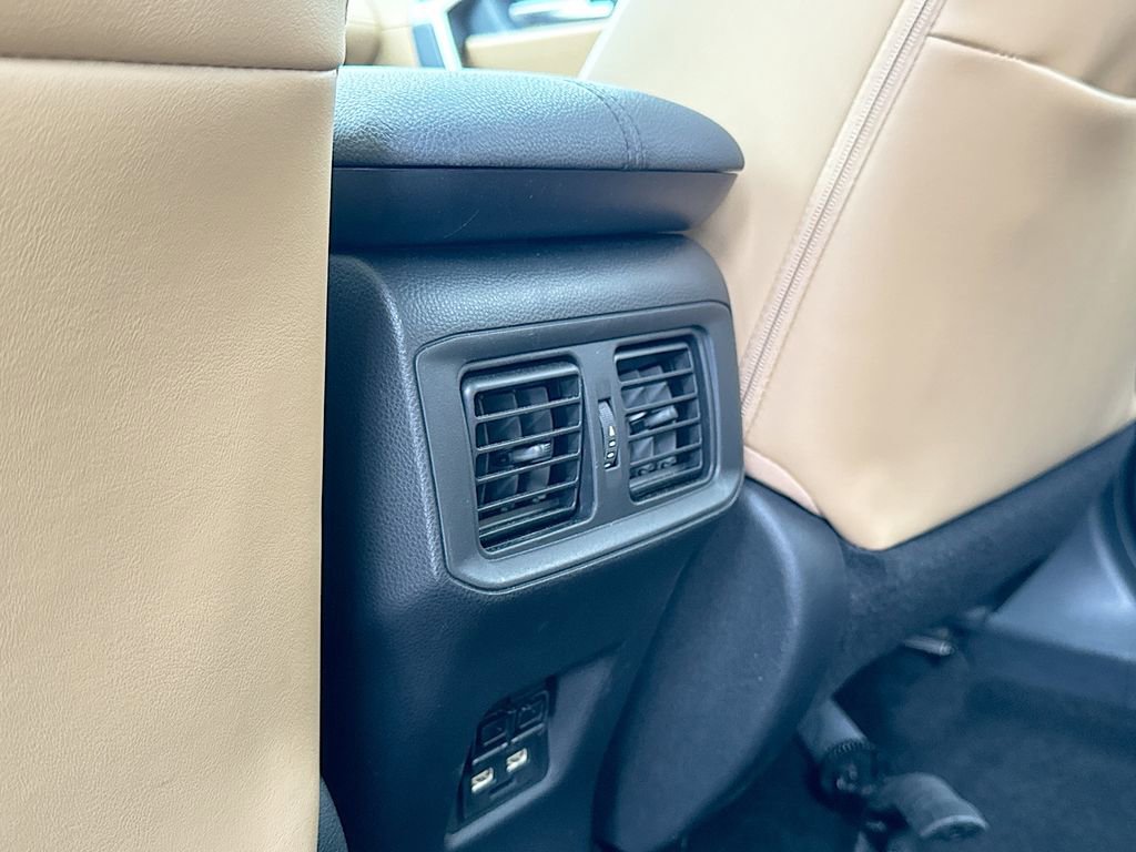 Used 2021 Toyota RAV4 XLE Premium image 32