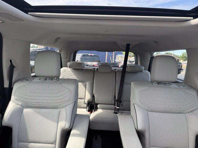Used 2025 Ford Expedition Max Platinum w/ Platinum Ultimate Package AWD/4WD image 29