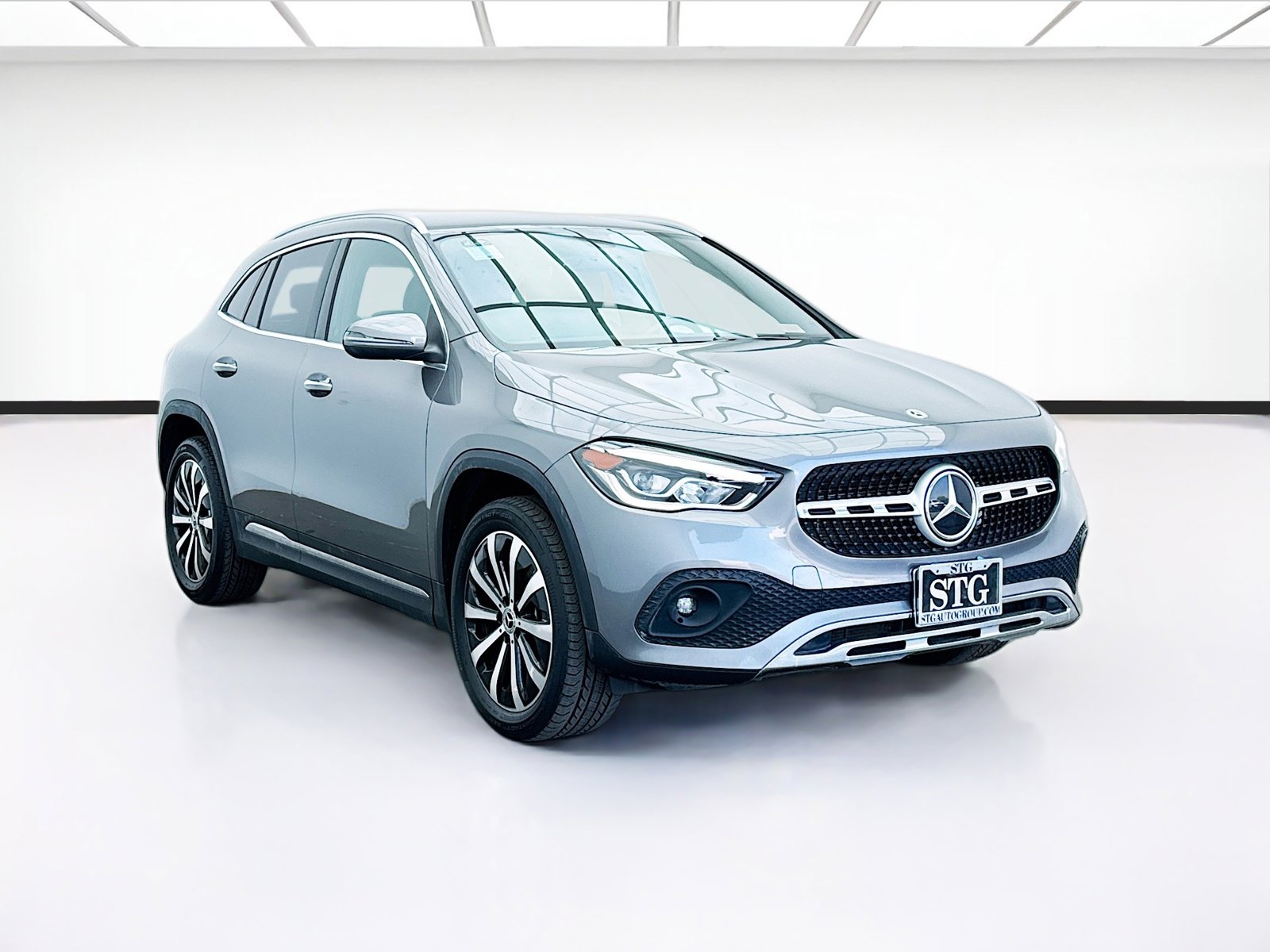Used 2023 Mercedes-Benz GLA 250 4MATIC w/ Premium Package image 3