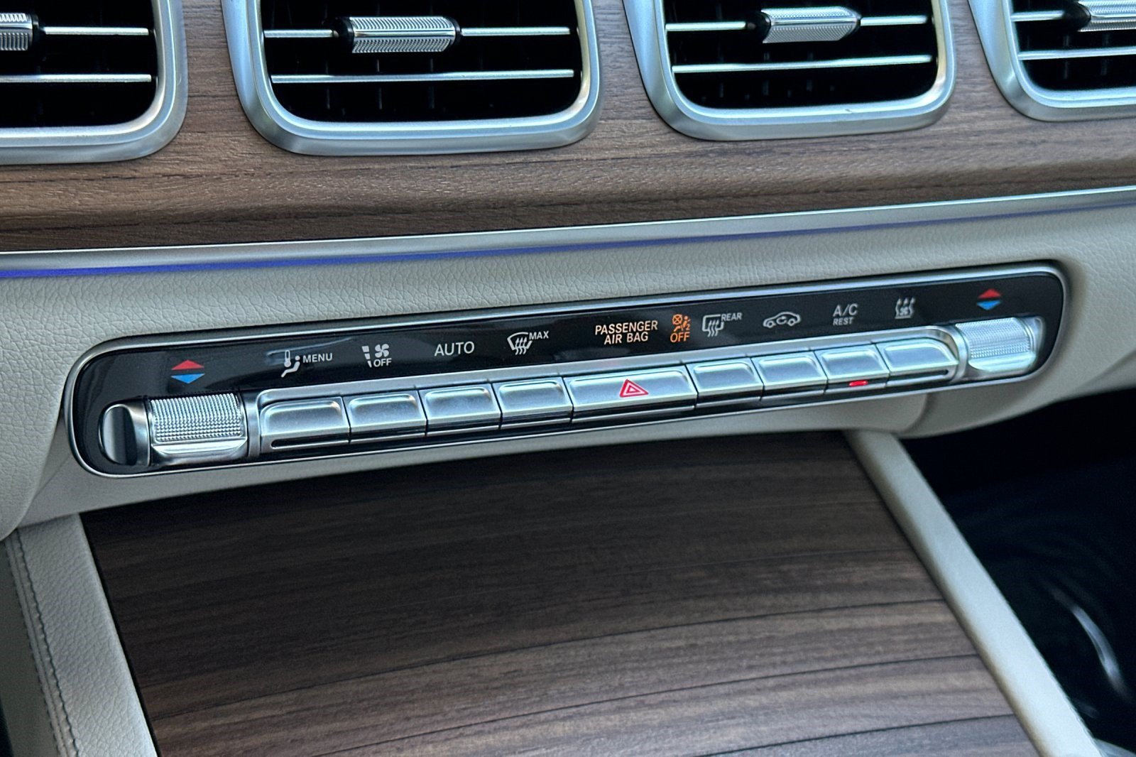 New 2026 Mercedes-Benz GLE 450e 4MATIC image 19