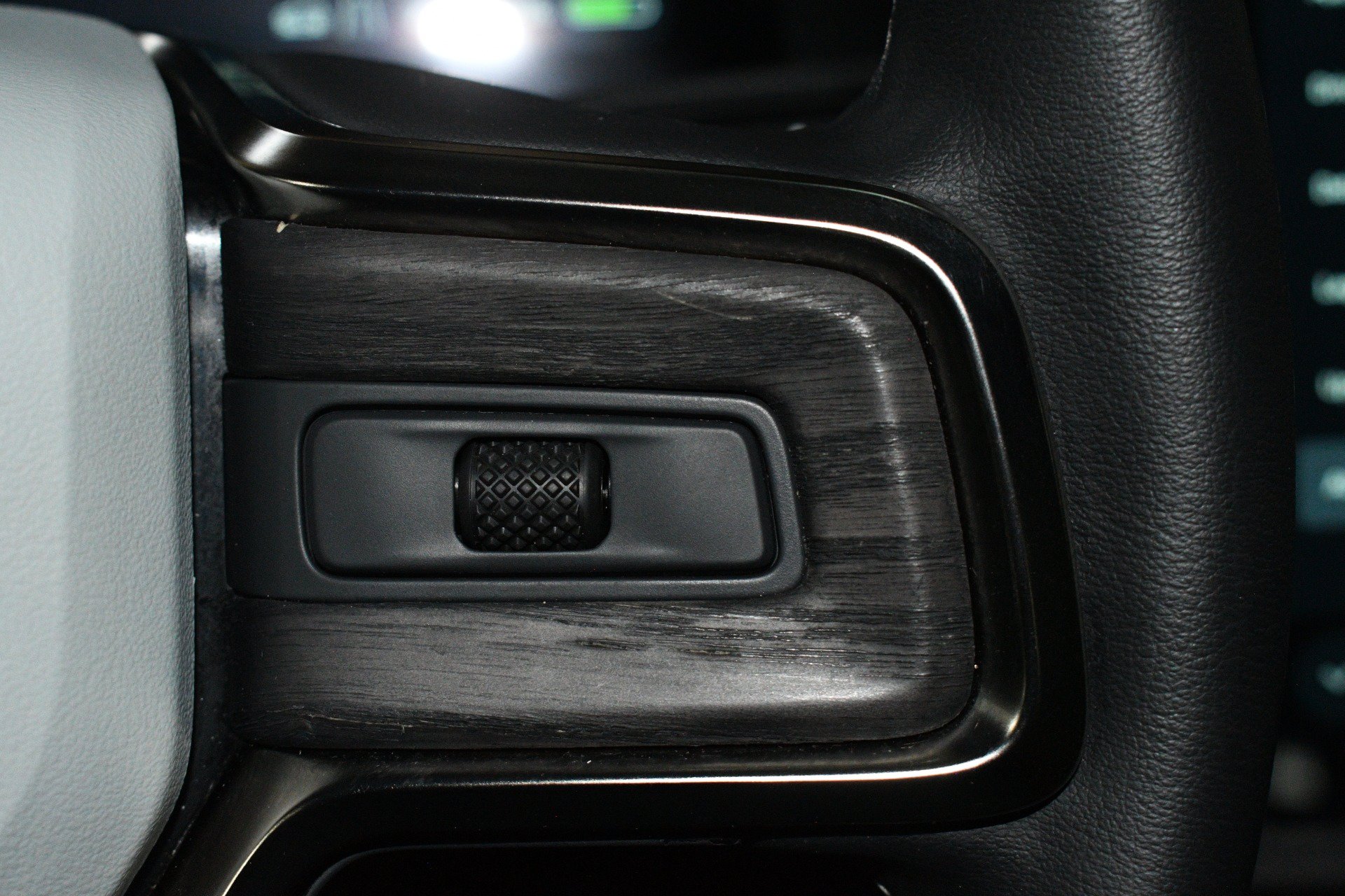 Used 2023 Rivian R1S Launch Edition Quad AWD/4WD image 34
