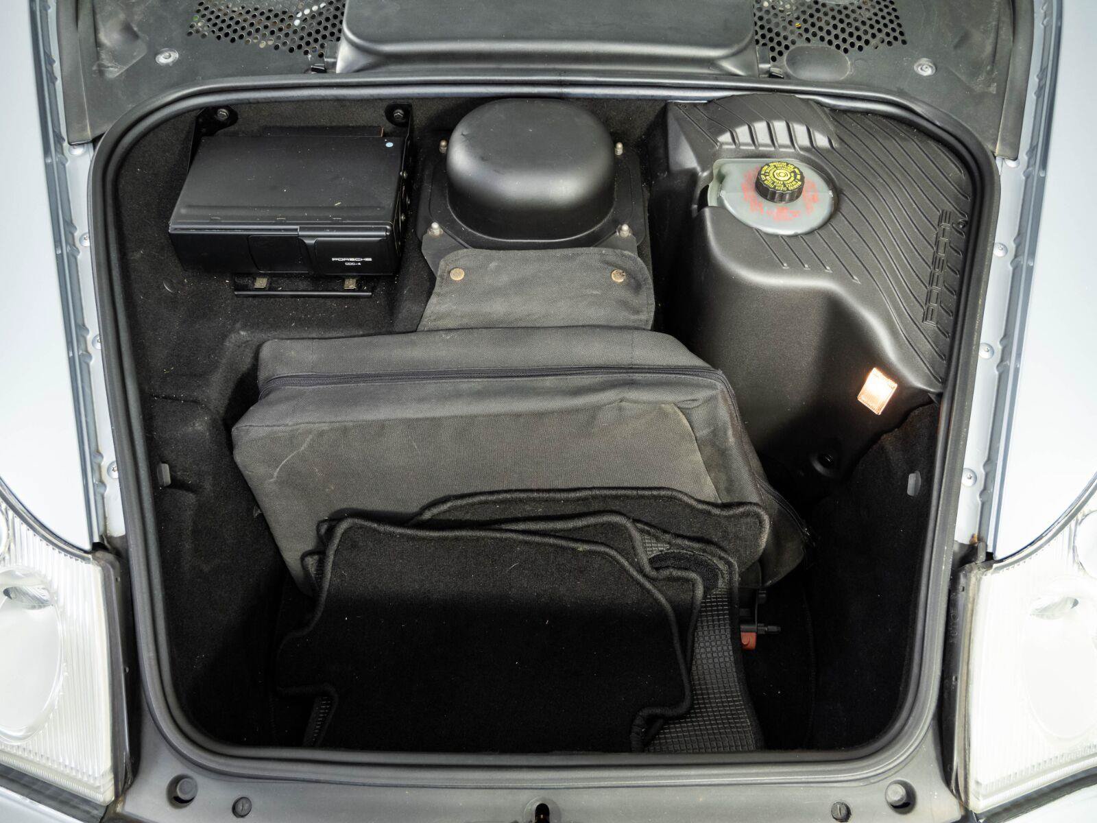 Used 2004 Porsche 911 Carrera 4S AWD/4WD image 22