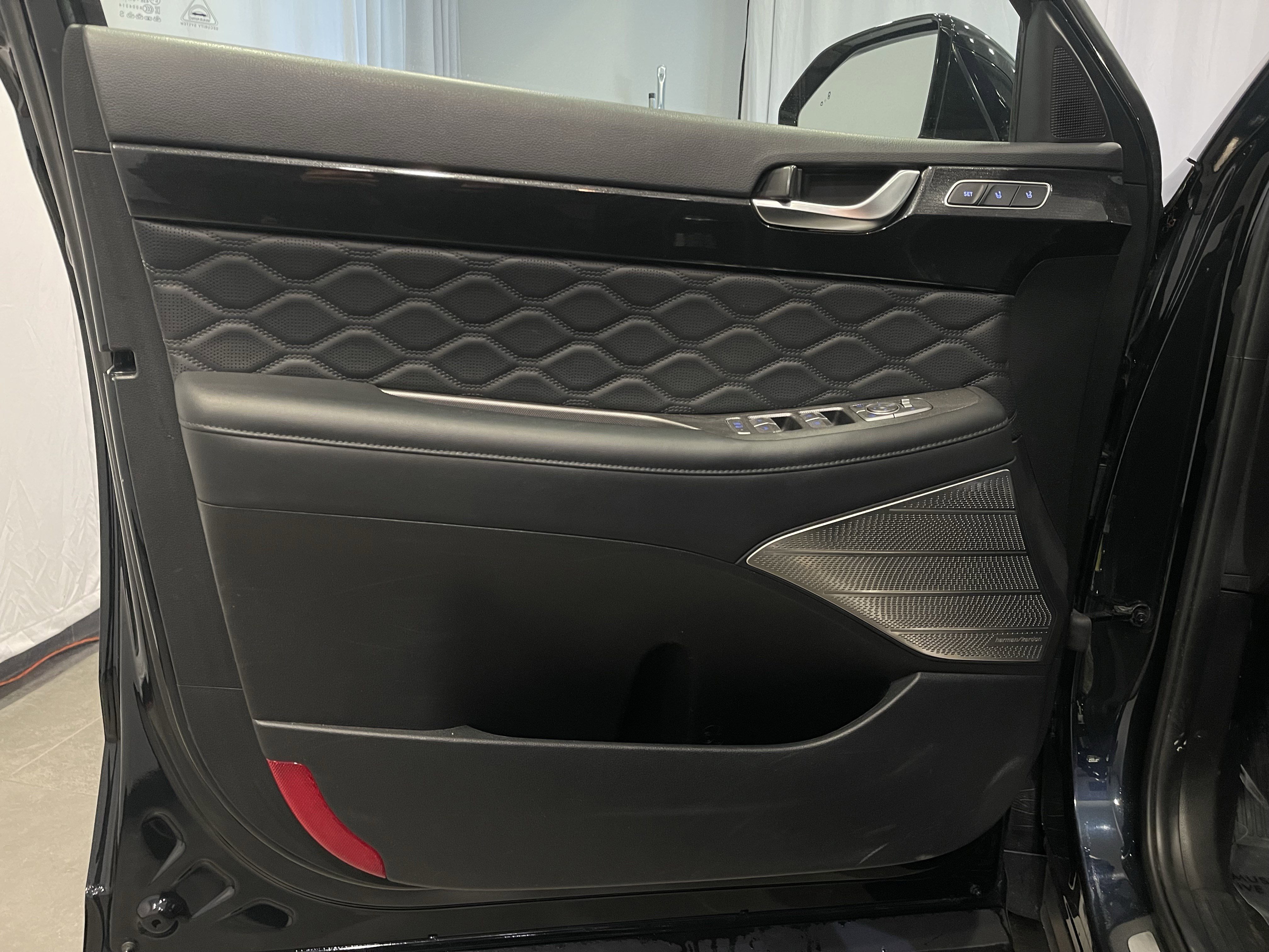 Used 2021 Hyundai Palisade Calligraphy w/ Cargo Package image 13