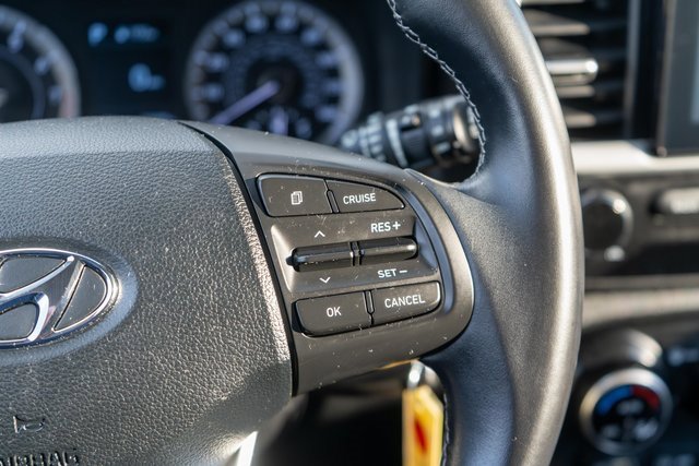 Used 2022 Hyundai Venue SEL image 25