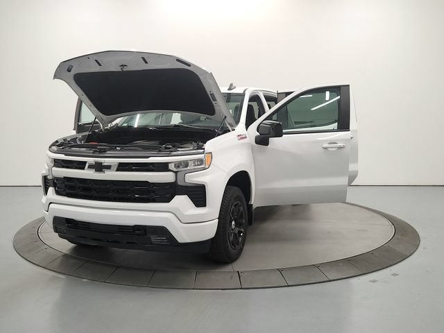 Used 2024 Chevrolet Silverado 1500 RST w/ Z71 Off-Road Package AWD/4WD image 12