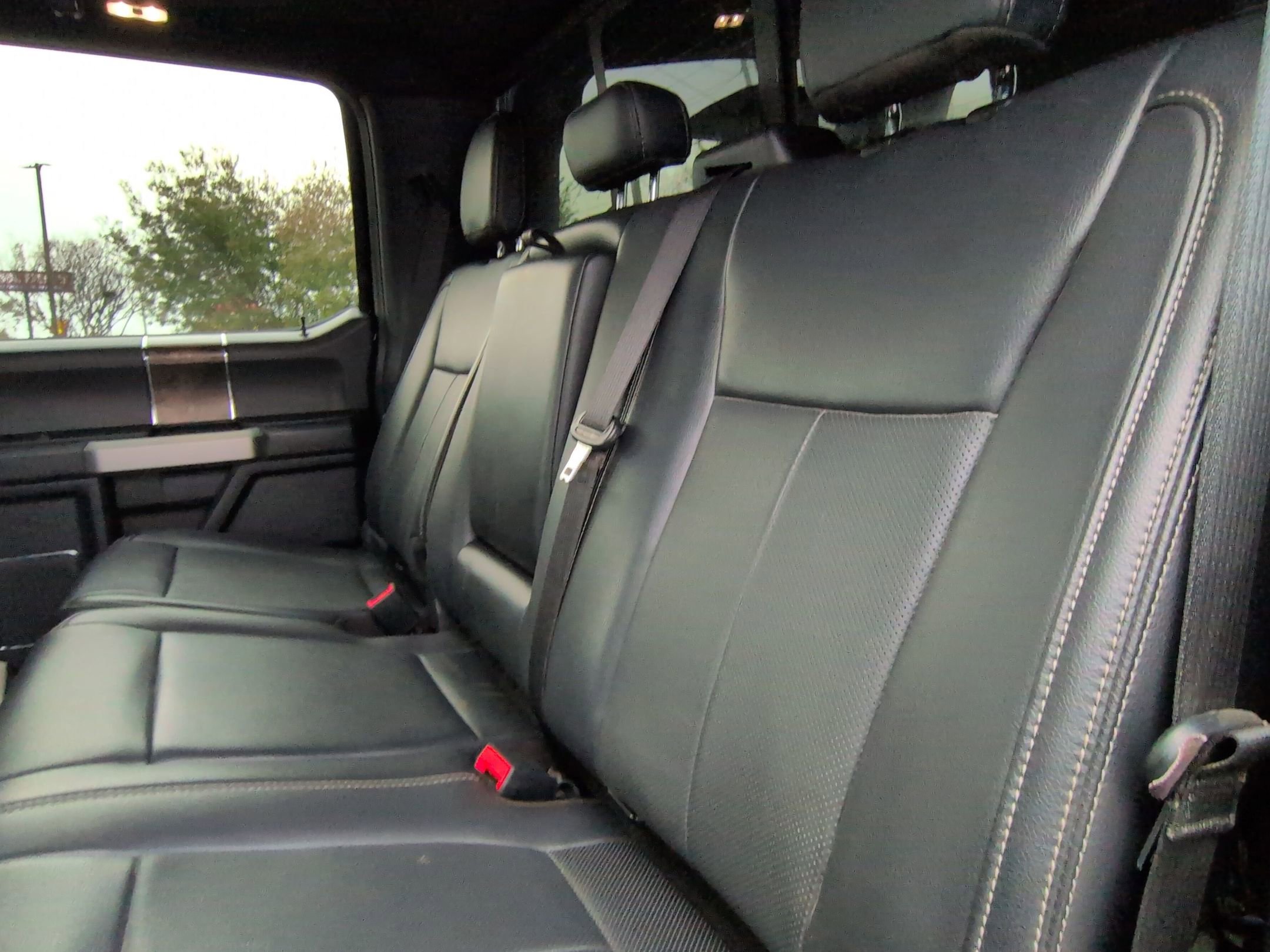 Certified 2022 Ford F350 Lariat w/ Black Appearance Package image 28