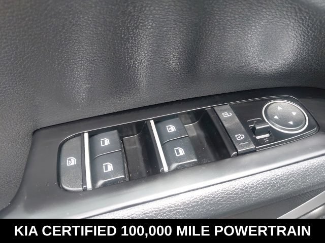 Certified 2025 Kia Soul LX w/ LX Technology Package FWD image 18