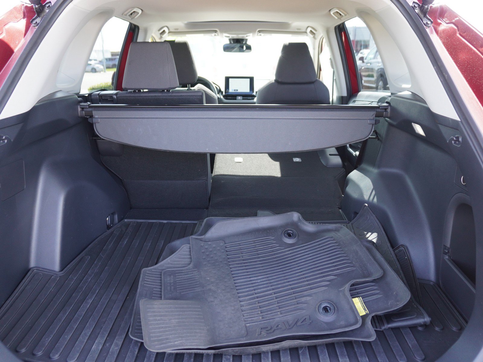 Used 2025 Toyota RAV4 XLE w/ Convenience Package AWD/4WD image 12