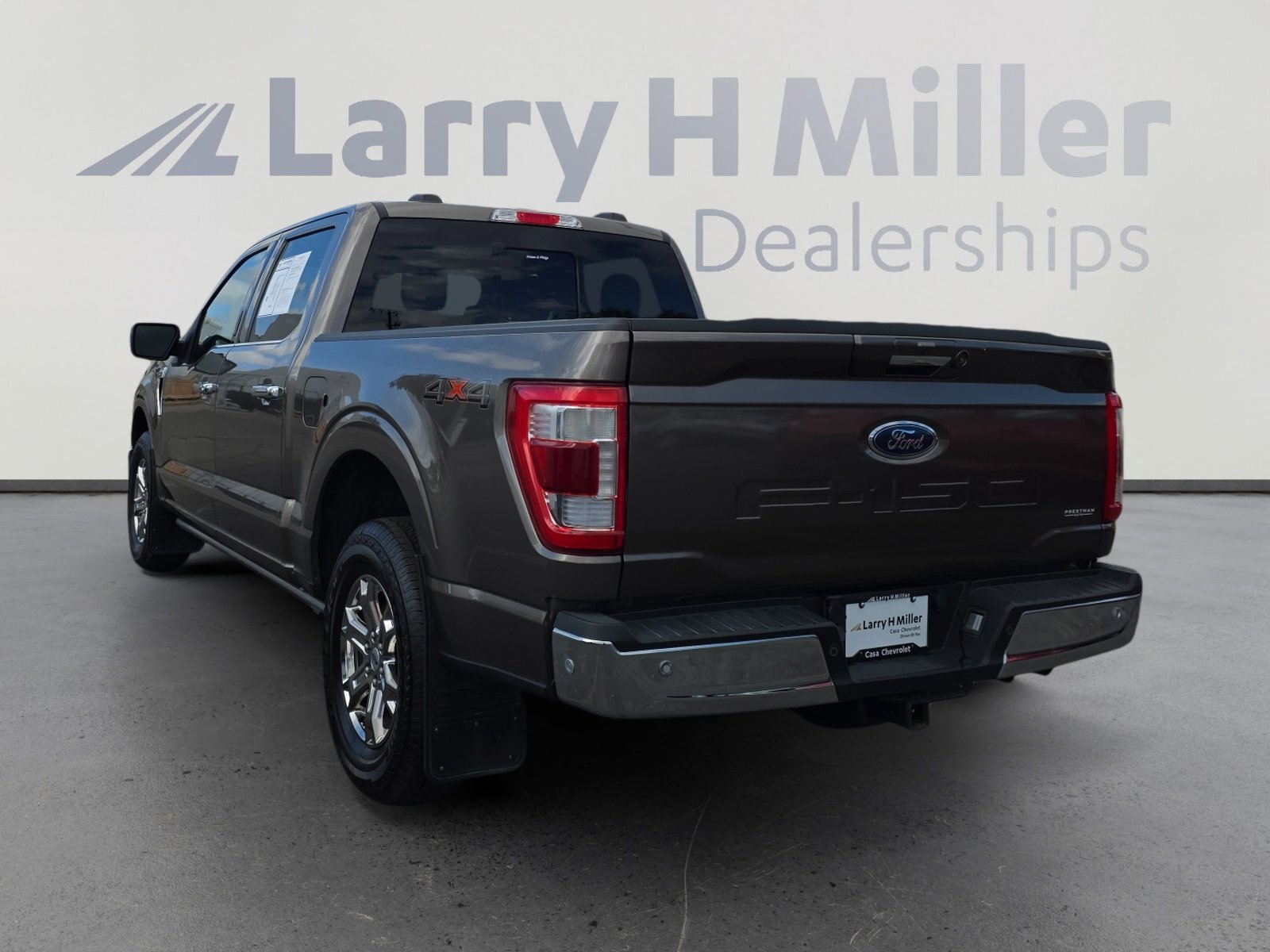 Used 2021 Ford F150 Lariat w/ Equipment Group 502A High image 3