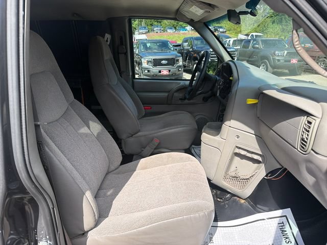 Used 2005 GMC Safari RWD image 18