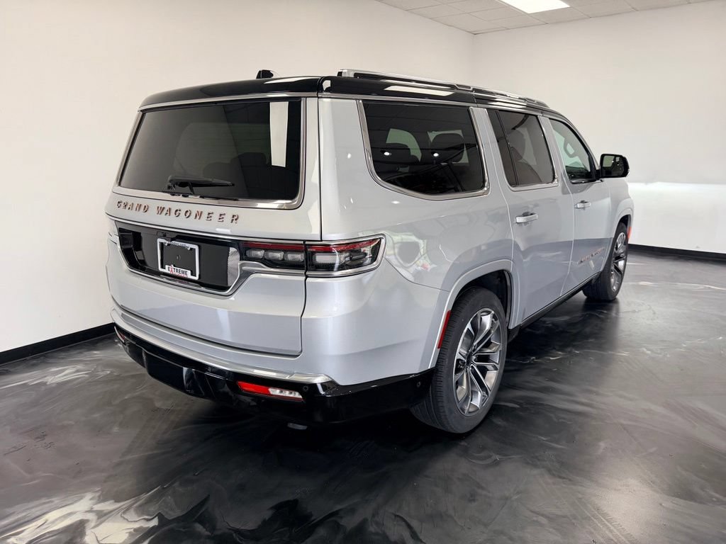 Used 2025 Jeep Grand Wagoneer Series III w/ Rear-Seat Entertainment Group AWD/4WD image 27