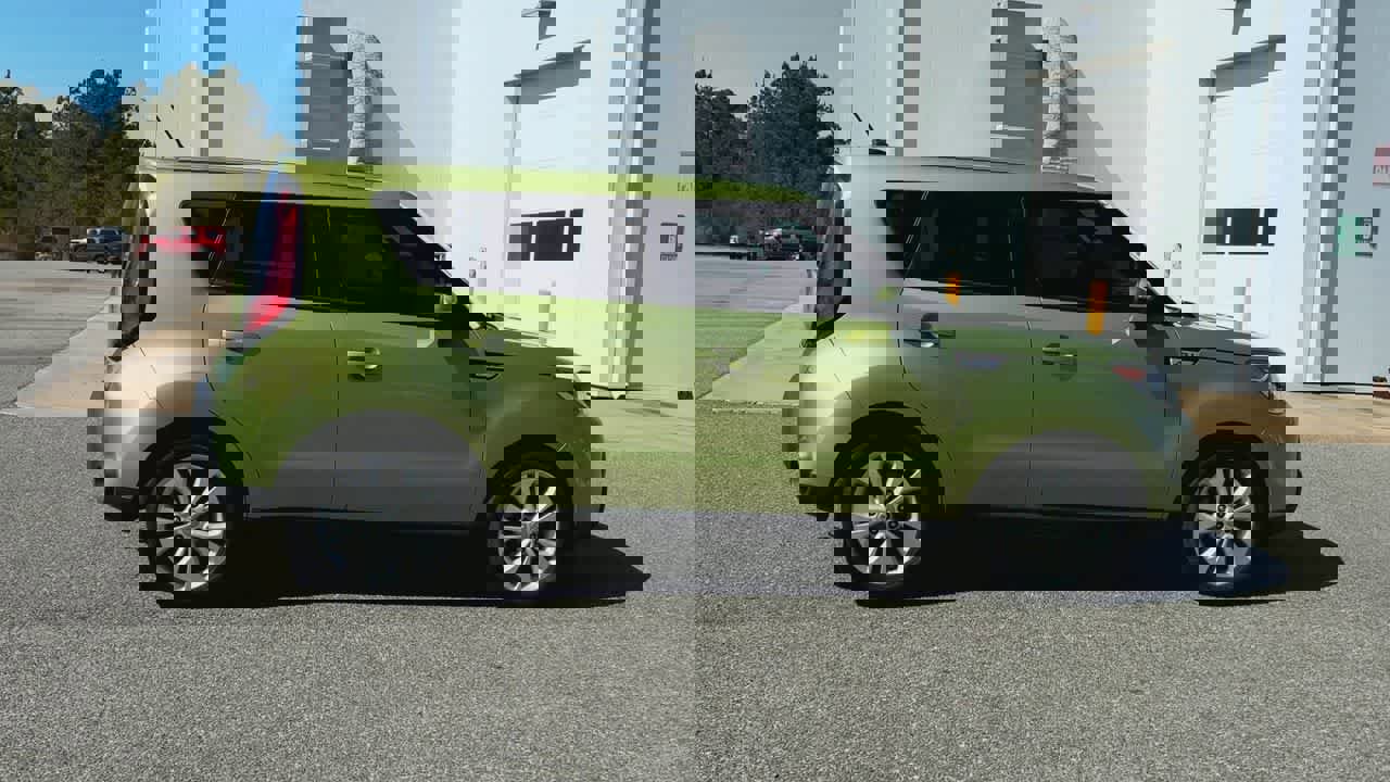 Used 2014 Kia Soul + image 9