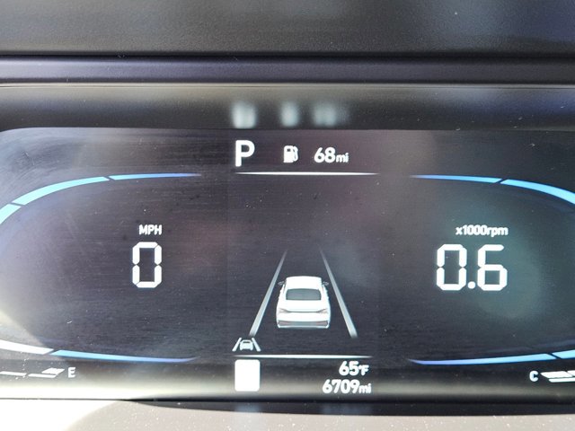 Used 2025 Hyundai Elantra Sport image 12