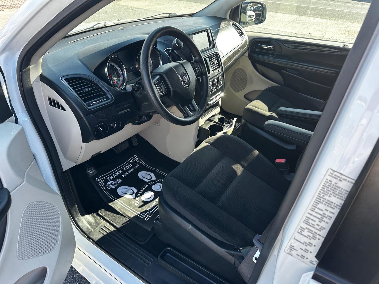 Used 2019 Dodge Grand Caravan SE image 8