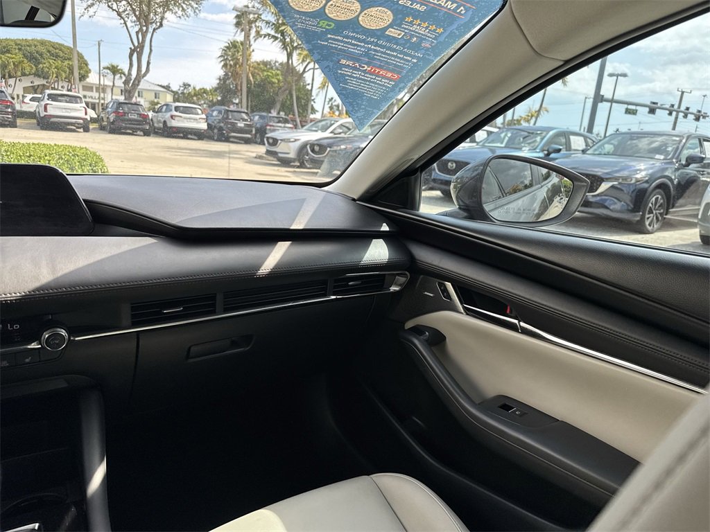 Used 2019 MAZDA MAZDA3 Sedan w/ Preferred Package image 16