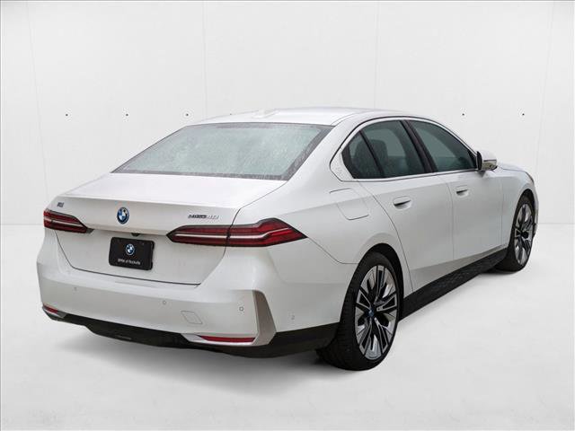 Used 2024 BMW i5 eDrive40i w/ Premium Package image 2