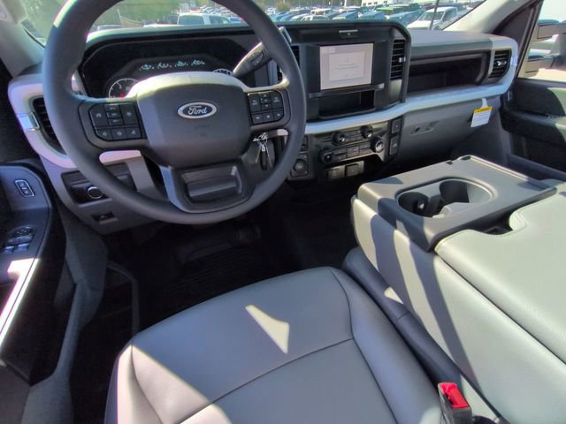 New 2026 Ford F550 4x4 Regular Cab Super Duty image 13