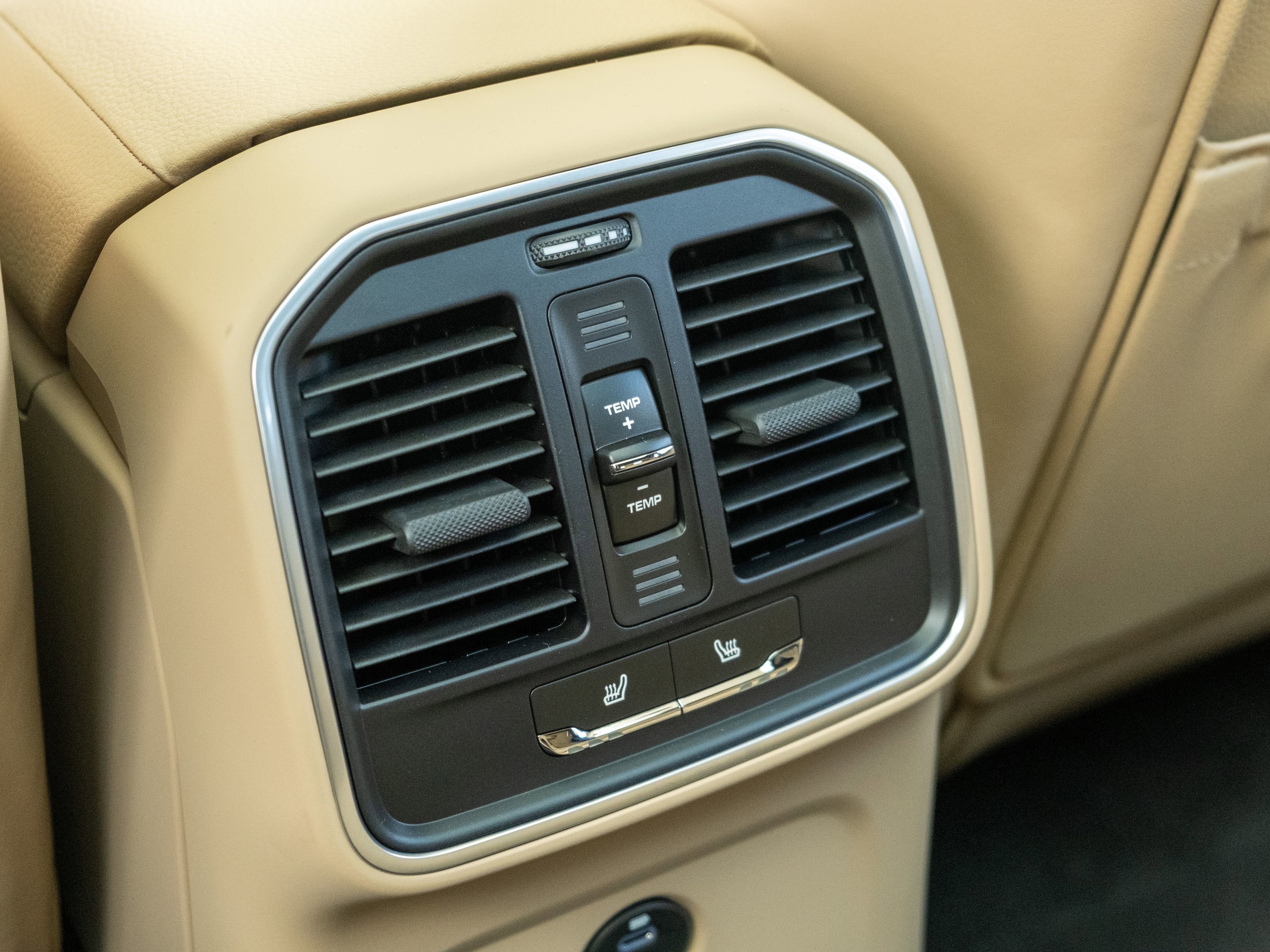 Certified 2026 Porsche Macan image 31