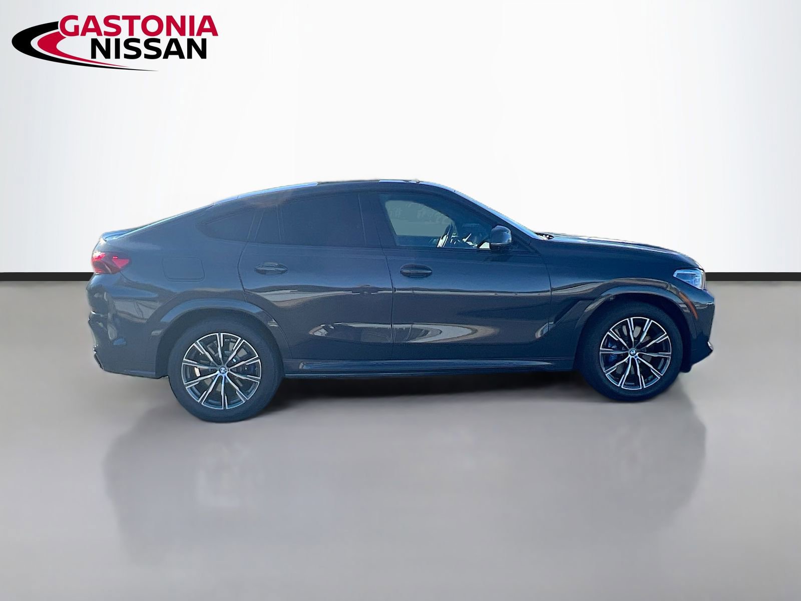 Used 2023 BMW X6 M50i w/ Executive Package image 10