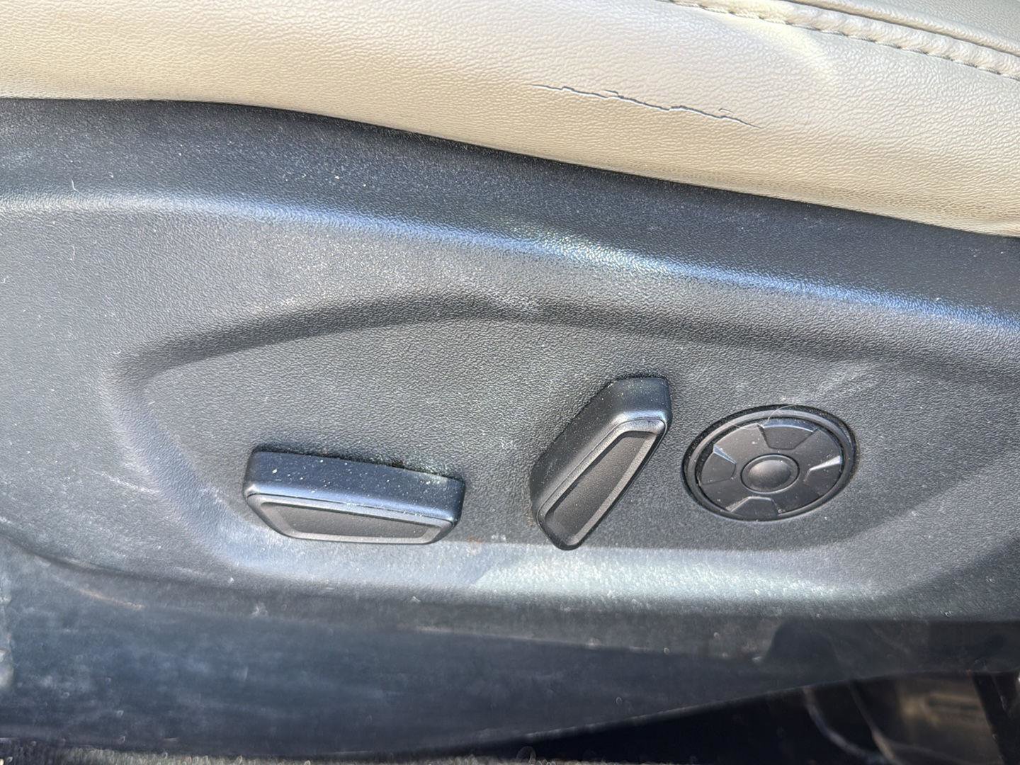 Used 2019 Ford Explorer Platinum AWD/4WD image 16