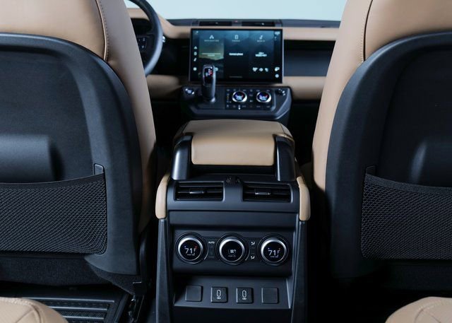 New 2026 Land Rover Defender 130 X-Dynamic SE image 12