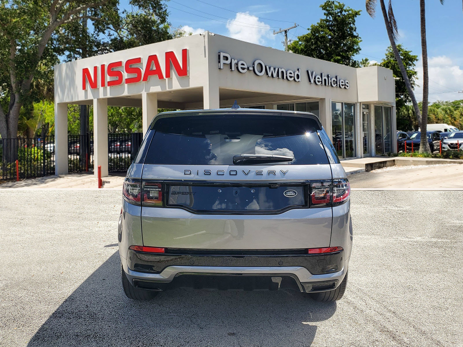 Used 2023 Land Rover Discovery Sport SE R-Dynamic AWD/4WD image 5