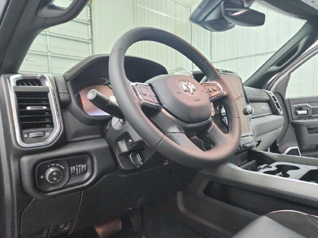New 2026 RAM 2500 Laramie AWD/4WD image 19