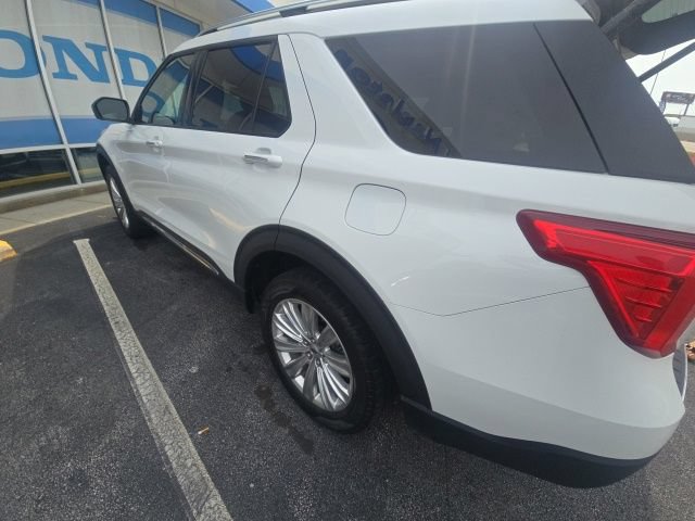 Used 2022 Ford Explorer Limited AWD/4WD image 3