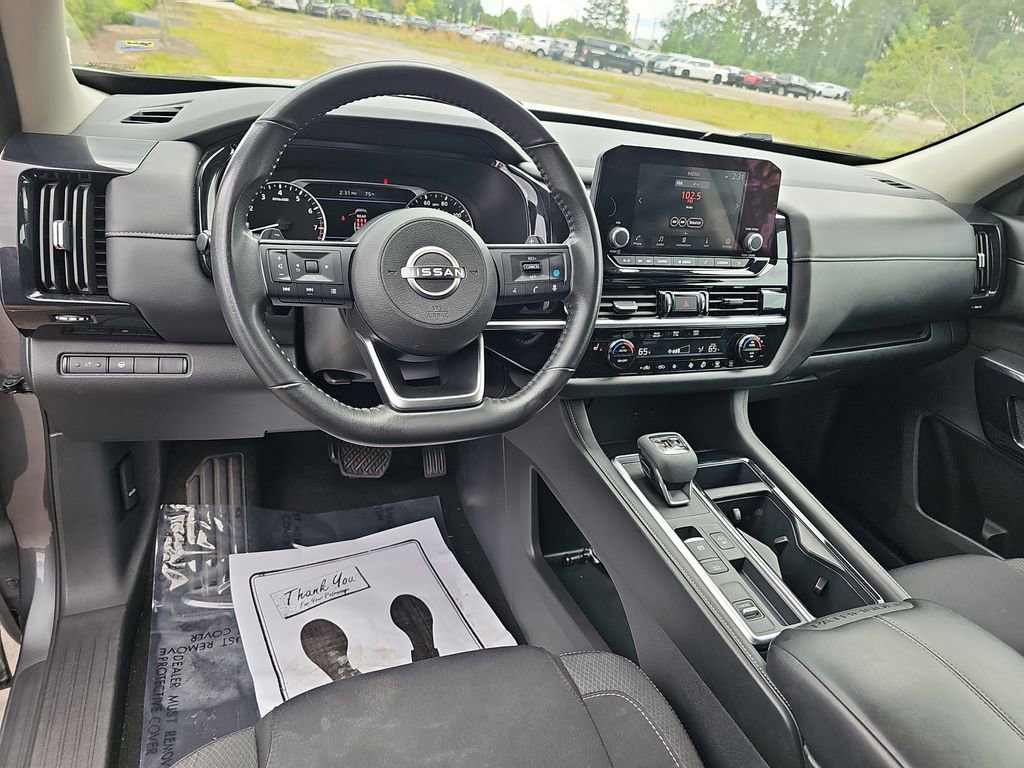 Used 2024 Nissan Pathfinder SV FWD image 20