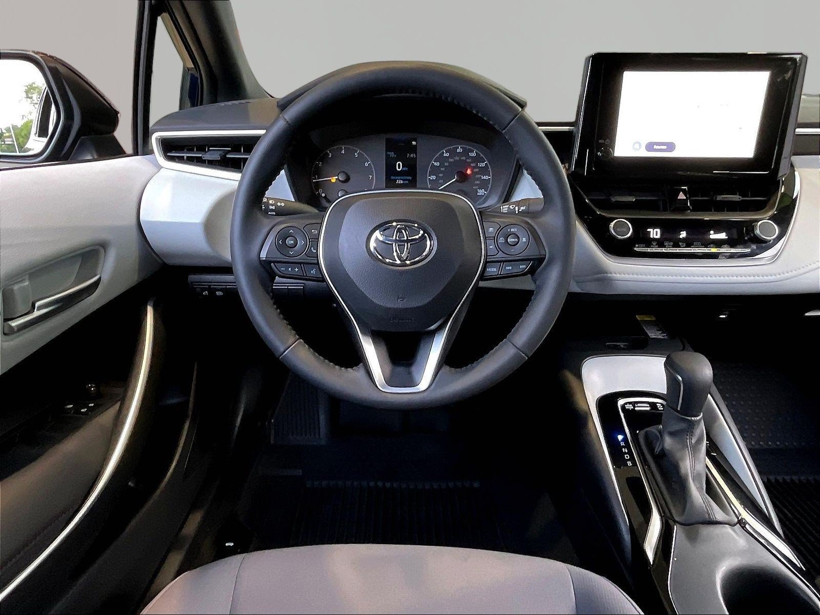 Used 2024 Toyota Corolla SE w/ SE Premium Package FWD image 8