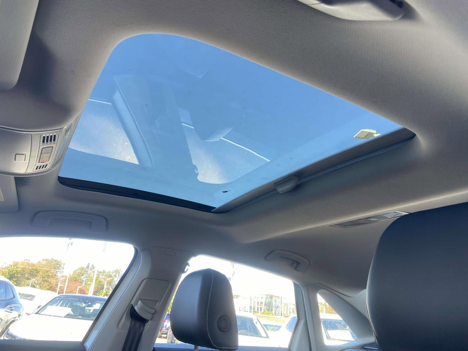 New 2026 Volkswagen Jetta SE FWD image 18