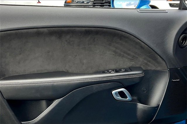 Used 2015 Dodge Challenger SRT image 18