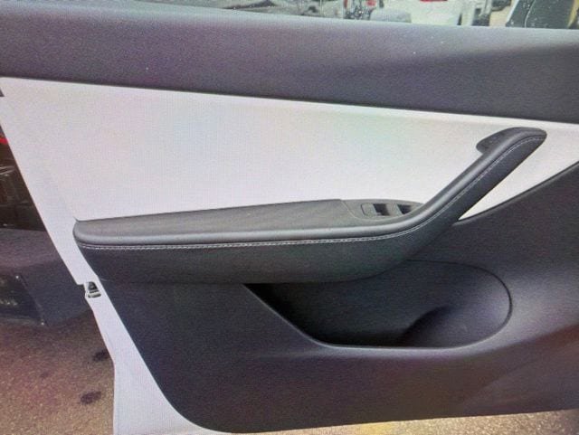 Used 2021 Tesla Model Y Long Range AWD/4WD image 8