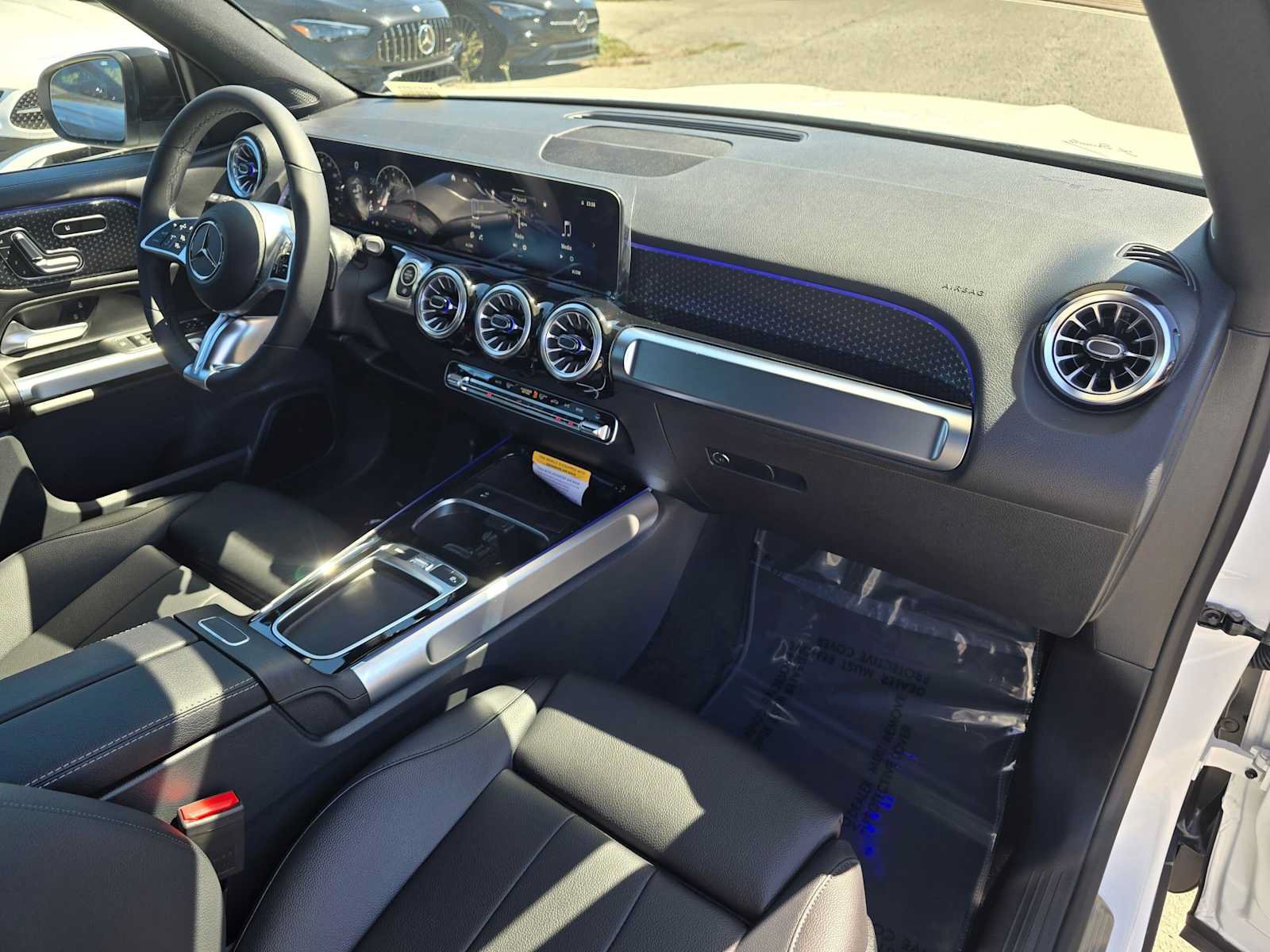 New 2026 Mercedes-Benz GLB 250 image 2