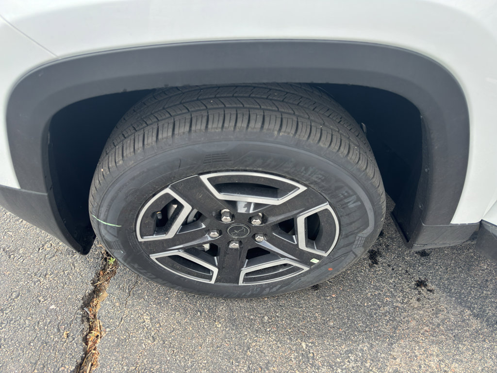 New 2026 Jeep Cherokee Limited AWD/4WD image 36